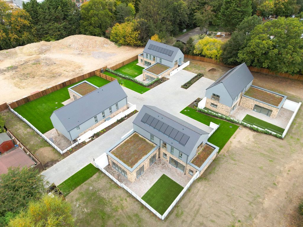 Property photo 1 of 40