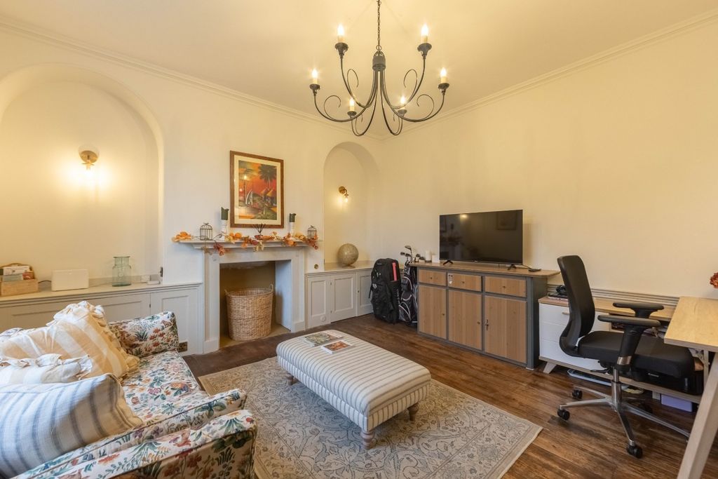 Property photo 3 of 30 Picture 3