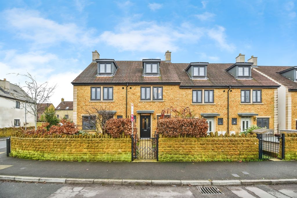 Property photo 1 of 18