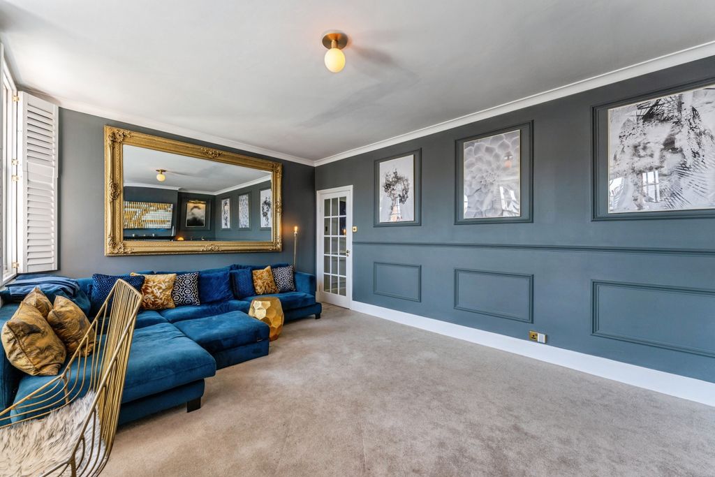 Property photo 3 of 17 Reception Room