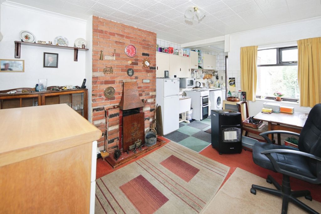 Property photo 3 of 17 Photo