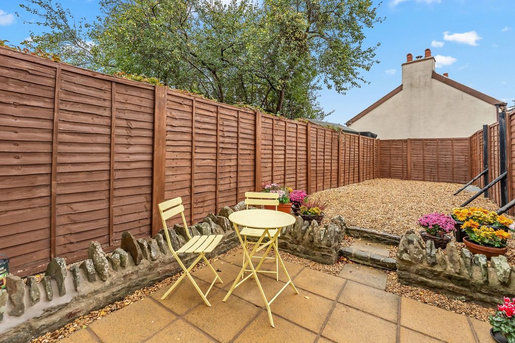 Property photo 3 of 14