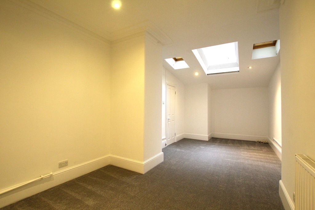 Property photo 3 of 8 3.Jpg