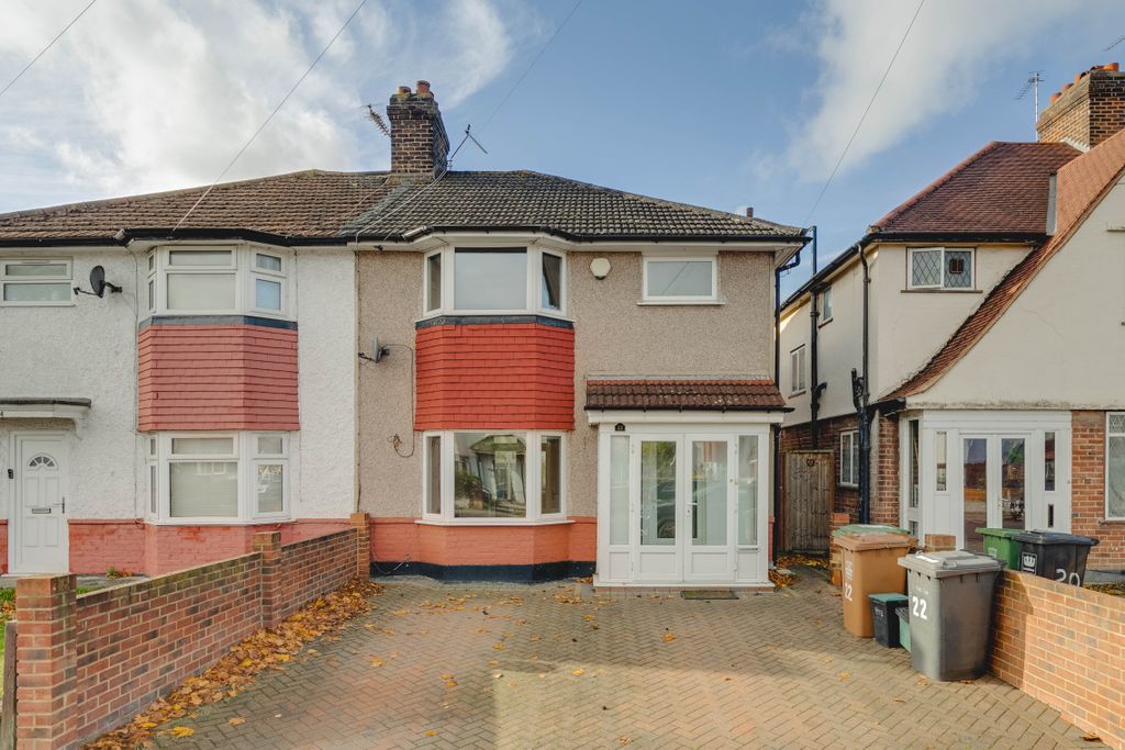 Property photo 1 of 18 22 Blacklands Road, Se6 - 18