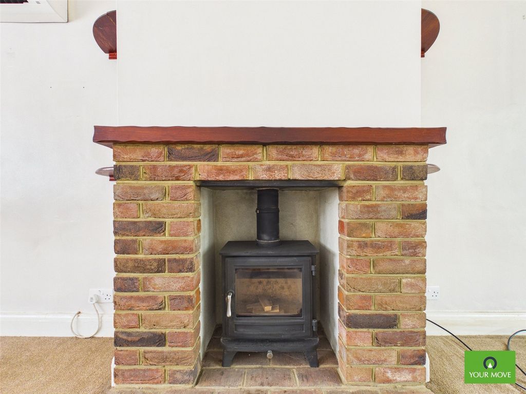 Property photo 3 of 19 Living Room