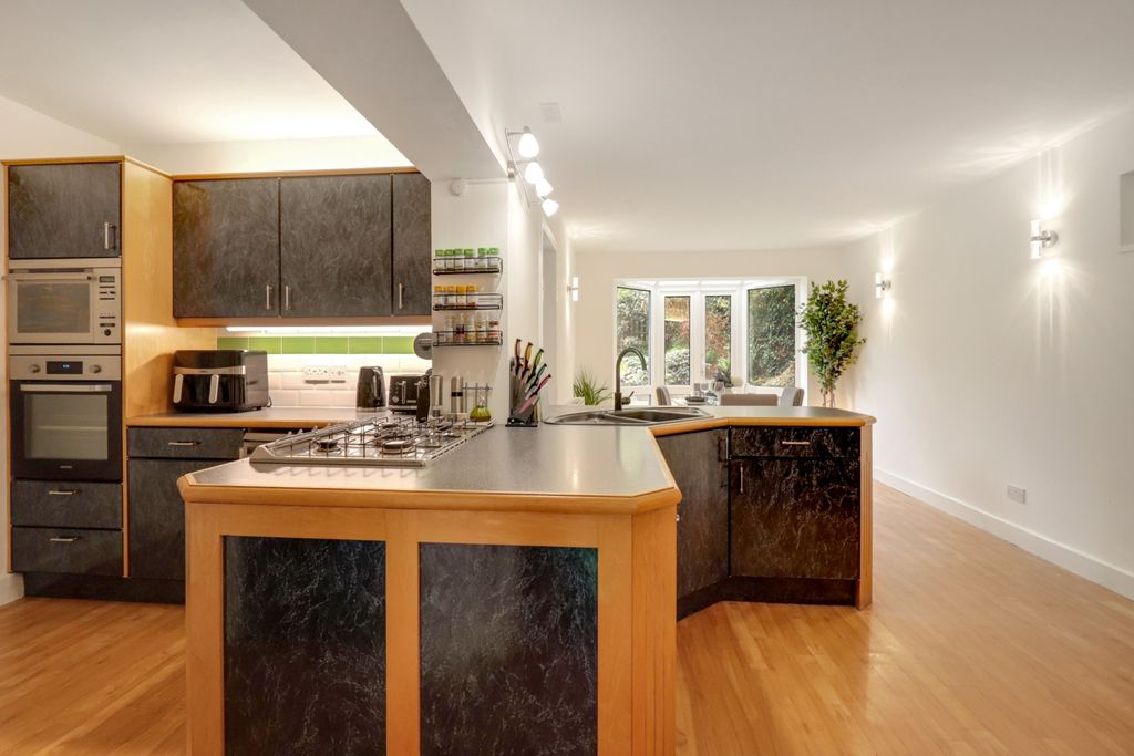 Property photo 3 of 16 Kitchen Dining Room