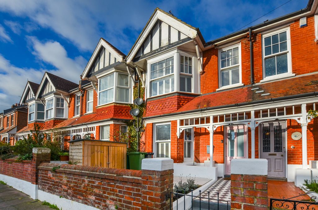 Property photo 1 of 36