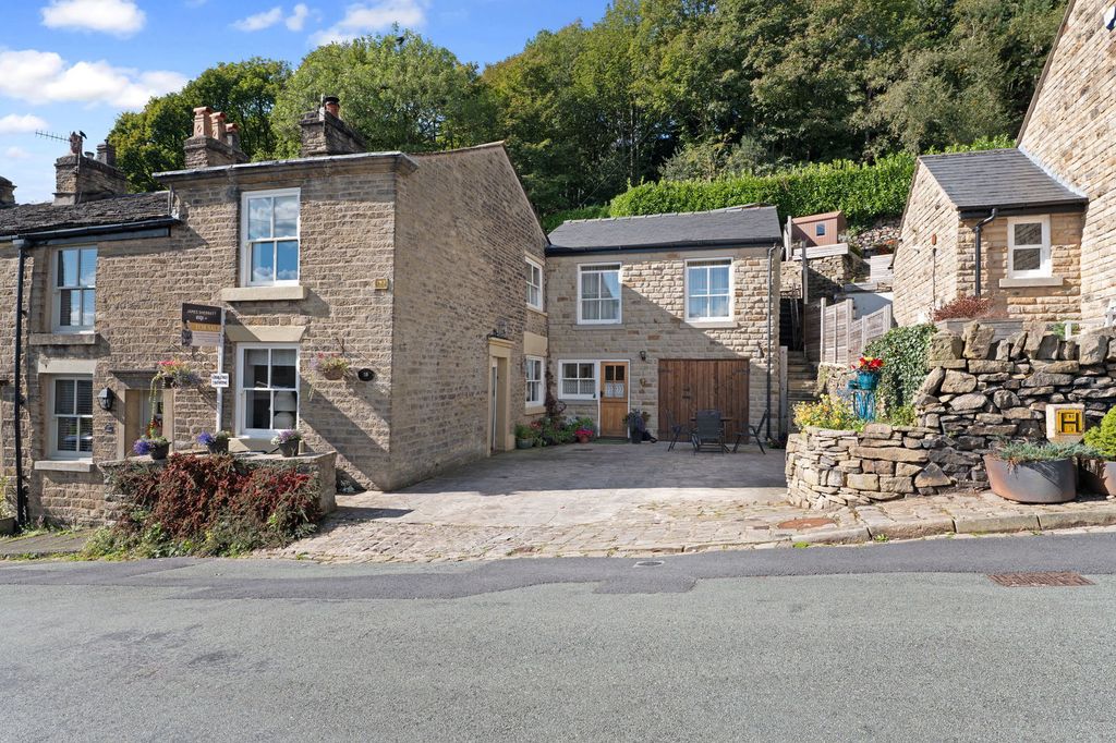 Property photo 1 of 31
