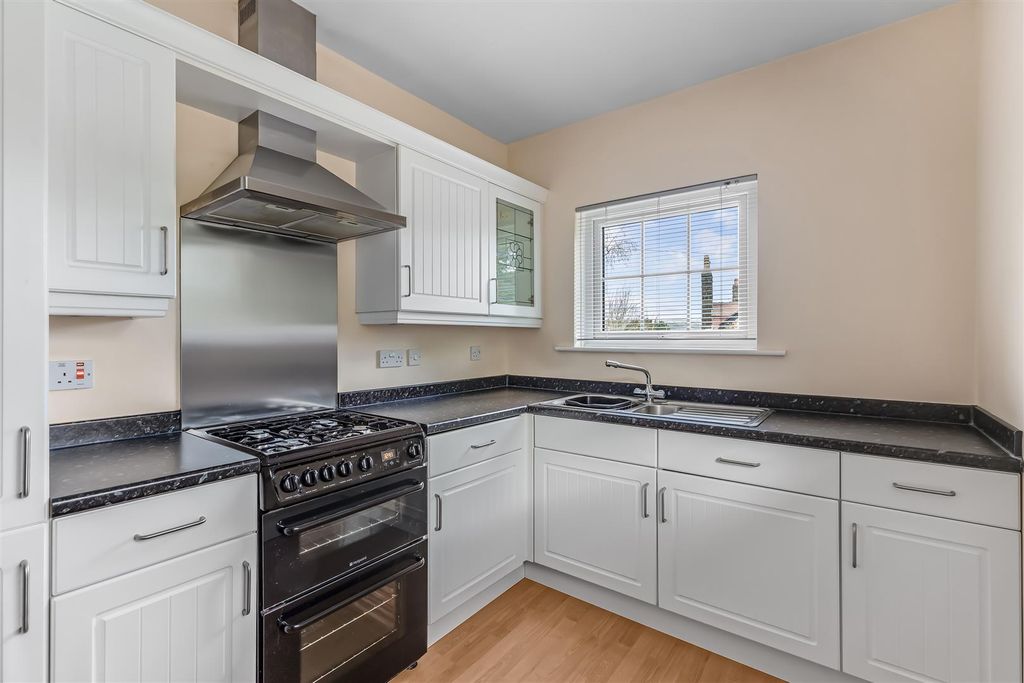 Property photo 2 of 17 Img_9935.Jpg