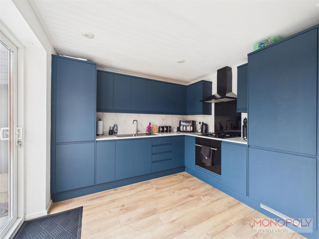 Property photo 2 of 11 Kitchen/Diner