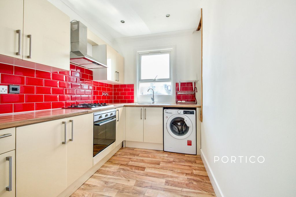 Property photo 2 of 11