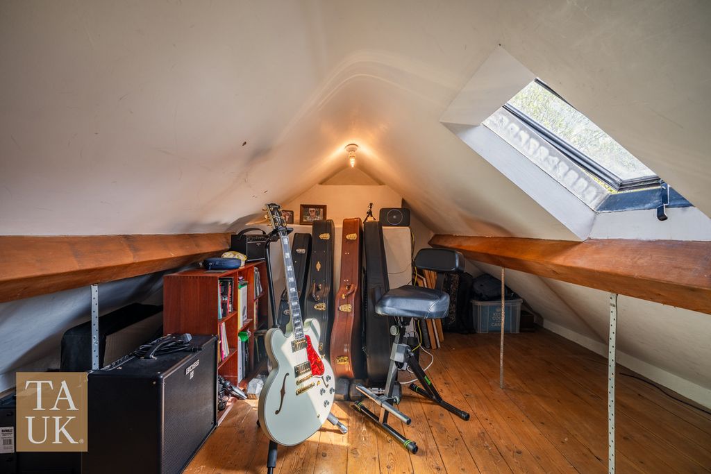 Additional image 11 of 2 bed cottage for saleLon Pant, Llanfairpwllgwyngyll LL61