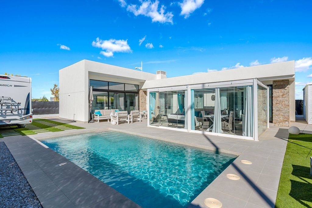 Property photo 1 of 37