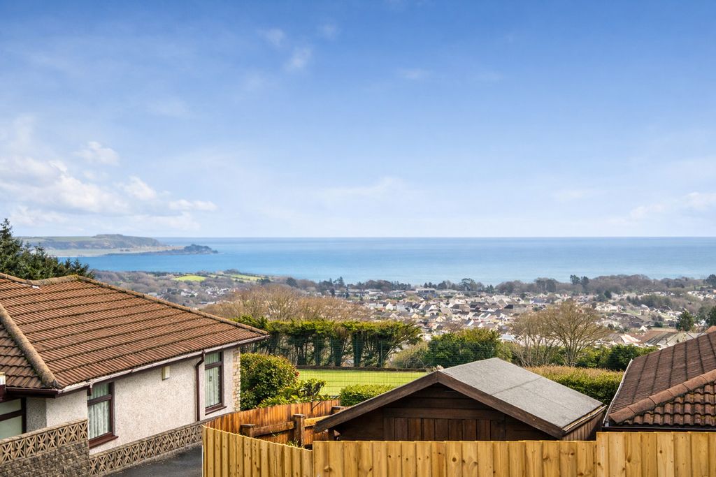 Property photo 3 of 24