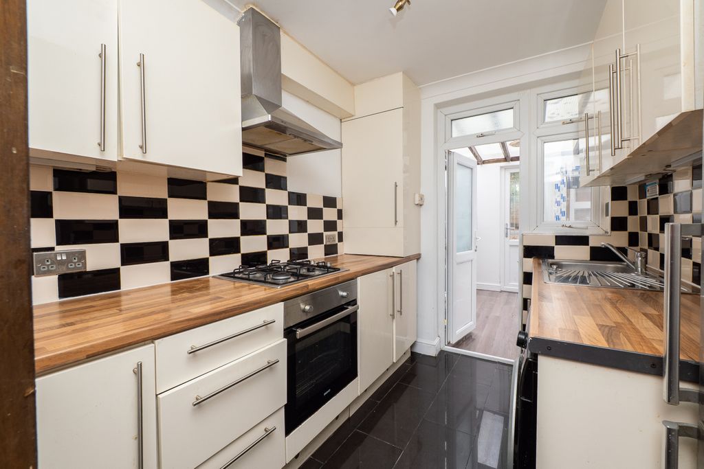 Property photo 2 of 10 Picture No. 04