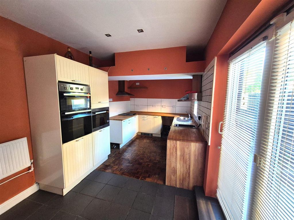 Property photo 2 of 13 Kitchen