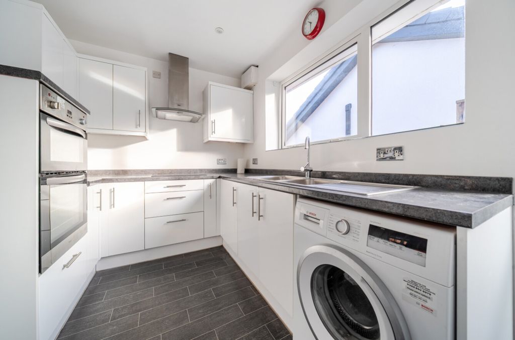 Property photo 3 of 26 1405120-11-6979F2773F5c8