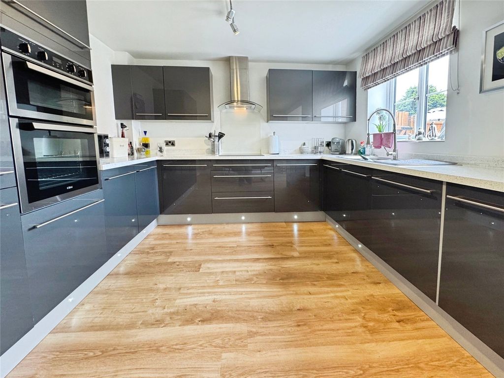 Property photo 3 of 13 Kitchen Dining Room