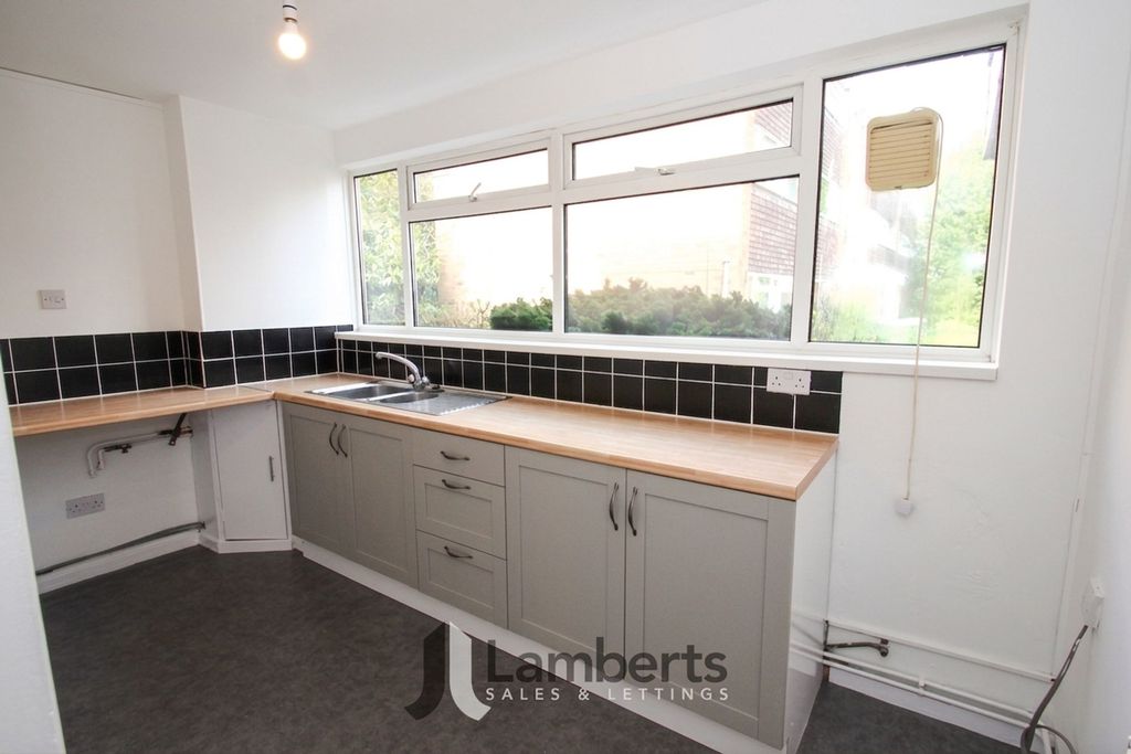 Property photo 2 of 15 Kitchen