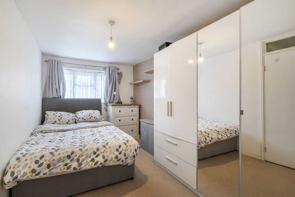 Property photo 3 of 11 1481200-2-6A33Fc8...