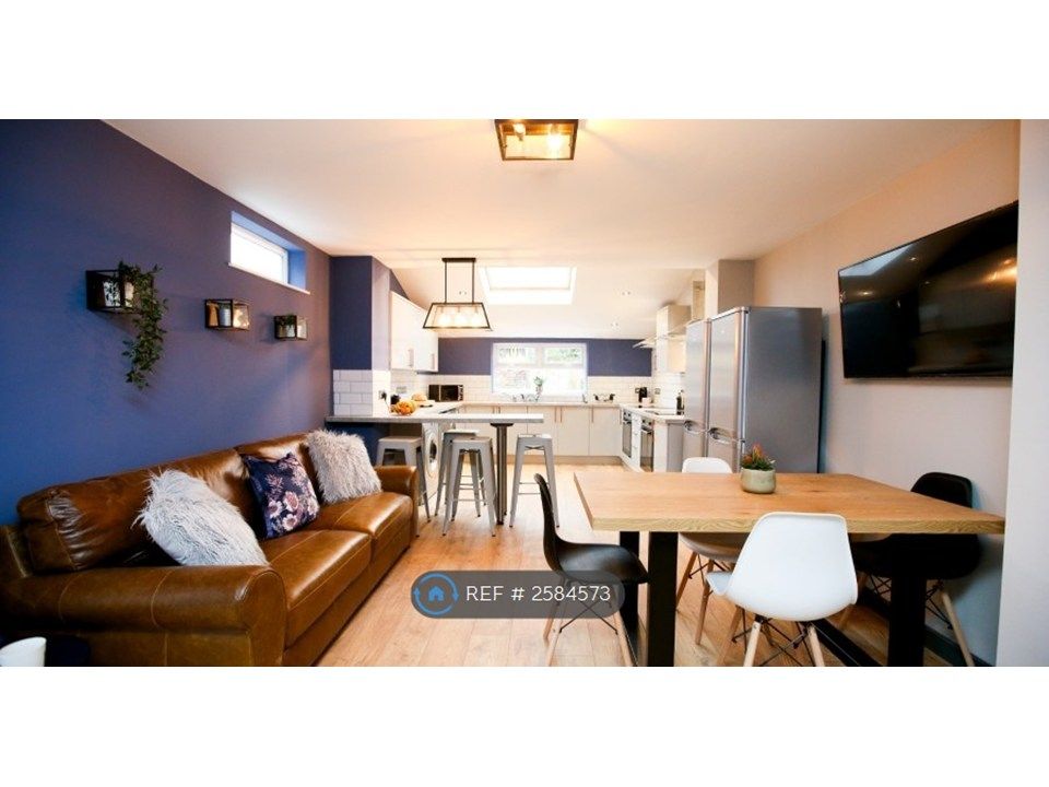 Property photo 1 of 9 Fully Furnished Kitchen