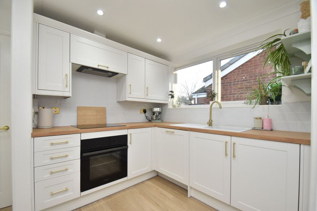 Property photo 2 of 22