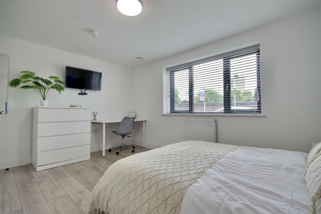 Property photo 2 of 11 8E054920-3A1A-42B5-8B86-9Dcd09Abb165_1_201_A.Jpeg