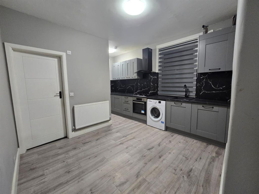 Property photo 3 of 8 Whatsapp Image 2025-12-03 At 17.21.14 (2).Jpeg