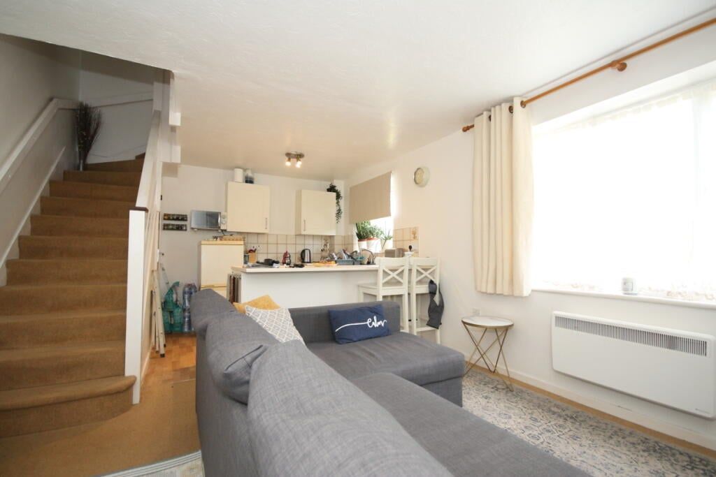 Property photo 3 of 6