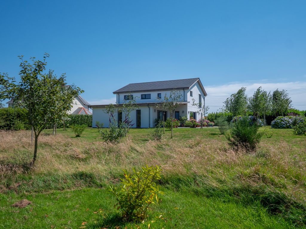 Property photo 2 of 30