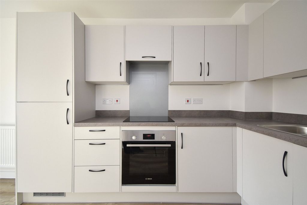 Property photo 3 of 7 Kitchen