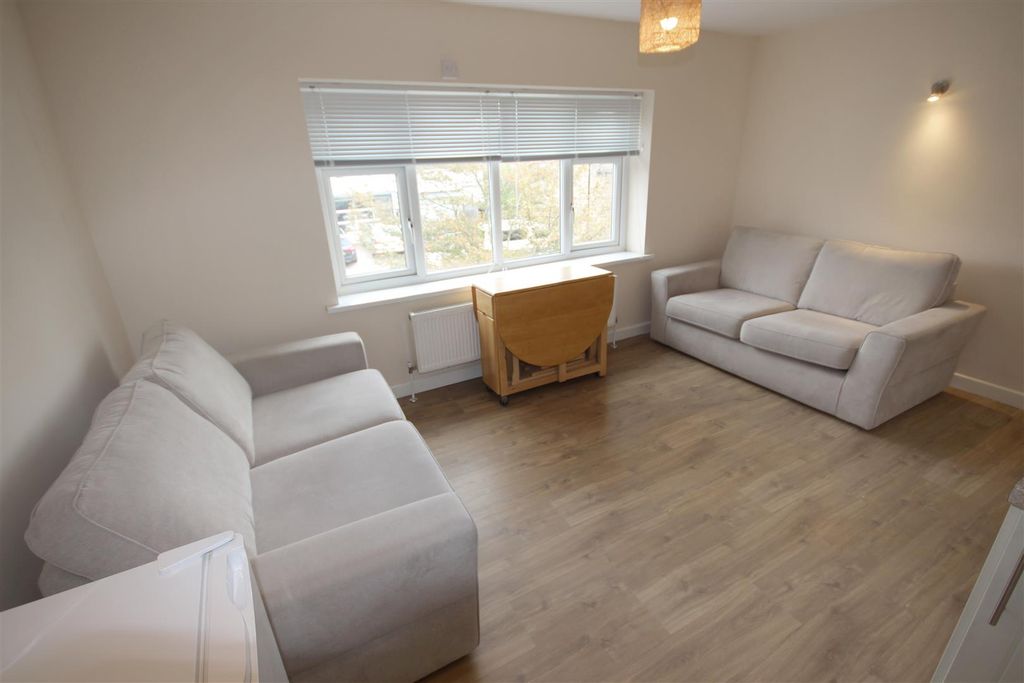 Property photo 3 of 6 Open Plan Living Space