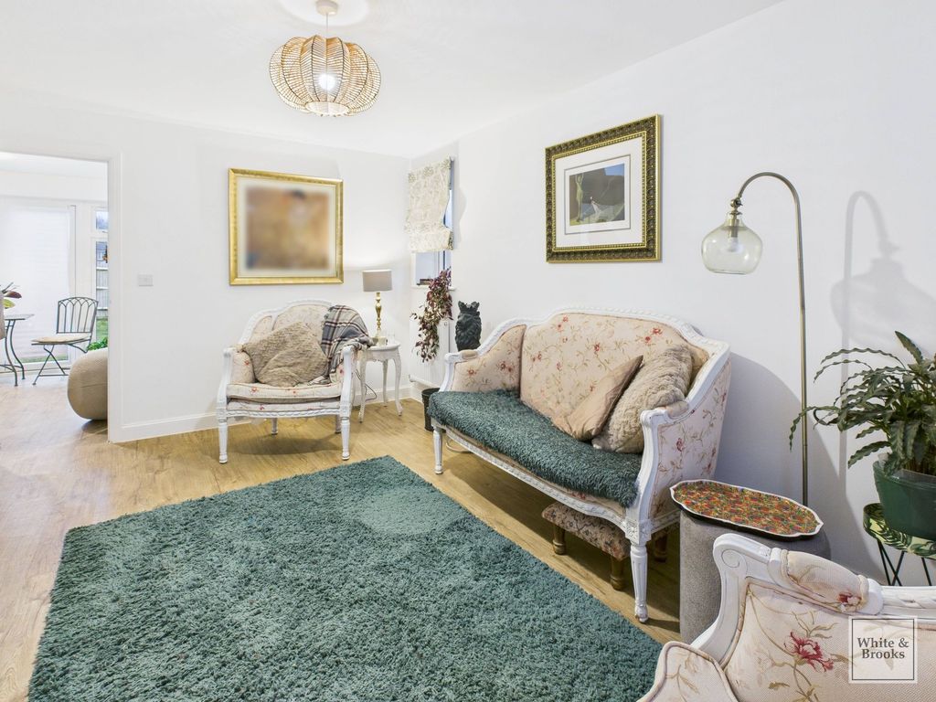 Property photo 3 of 15 Living Room