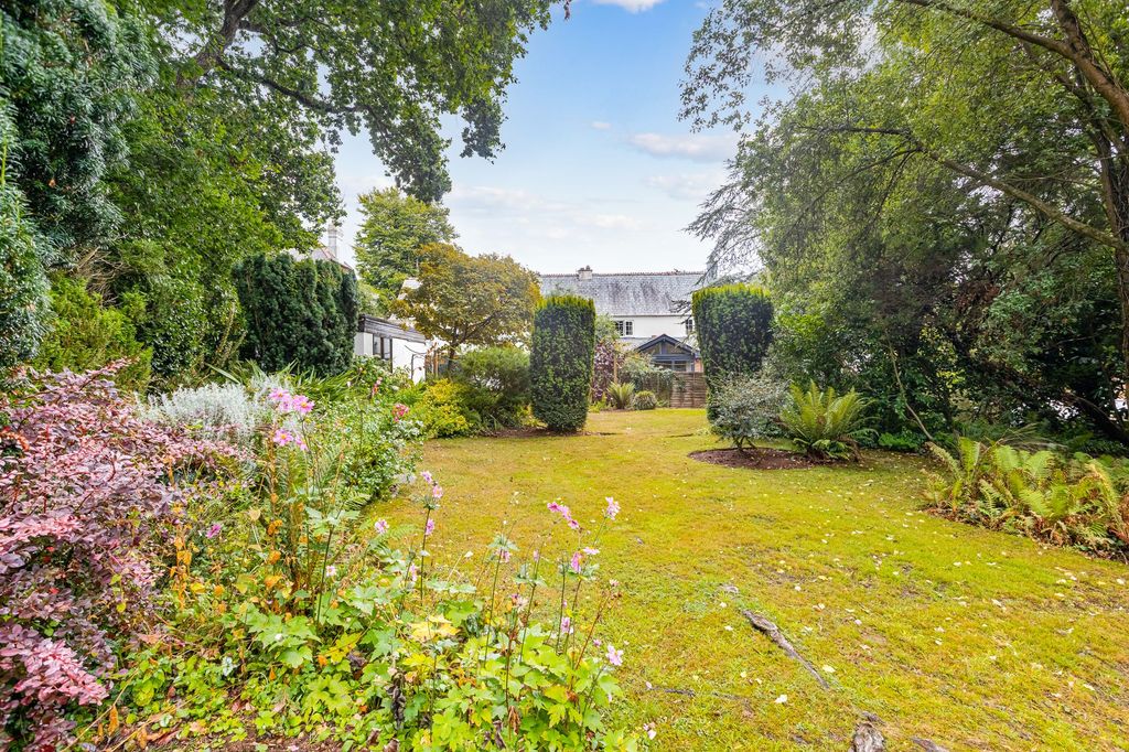 Property photo 3 of 34