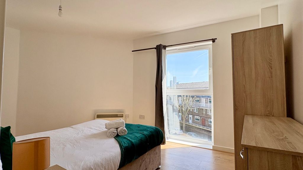 Property photo 3 of 16 Bedroom