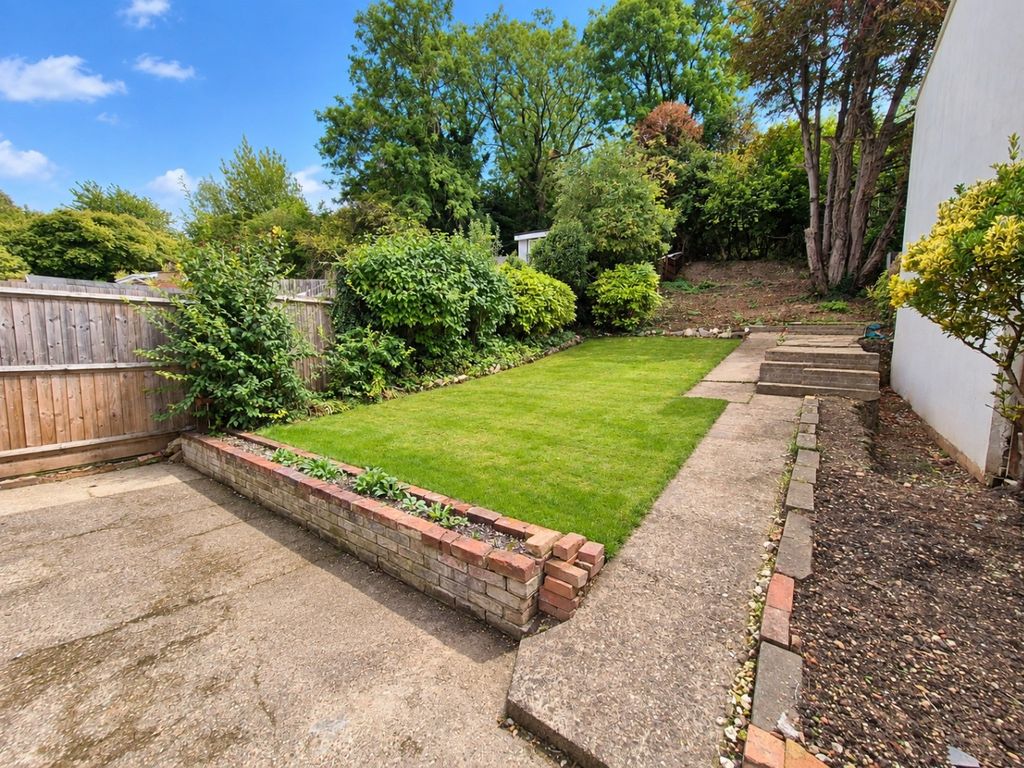 Property photo 2 of 10 5517852