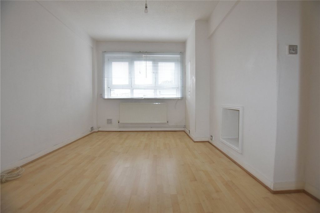 Property photo 2 of 11 Picture No. 30