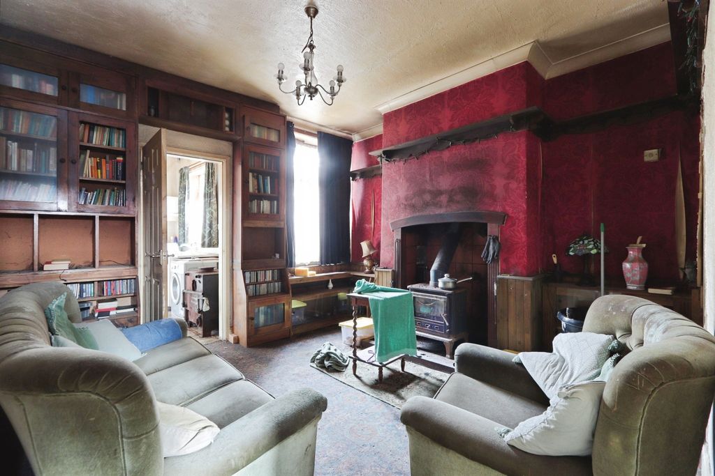 Property photo 3 of 16