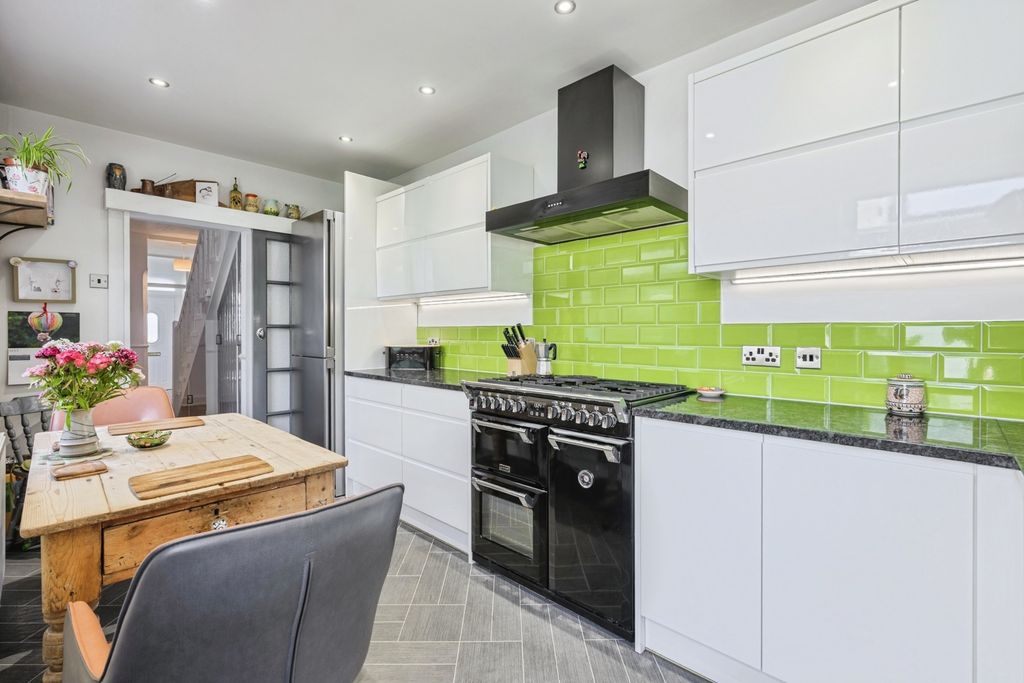Property photo 1 of 17 Pbox-Img.Jpg