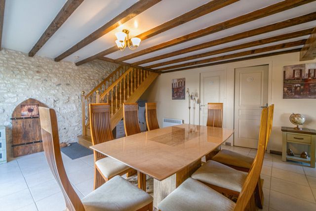 Property photo 3 of 31