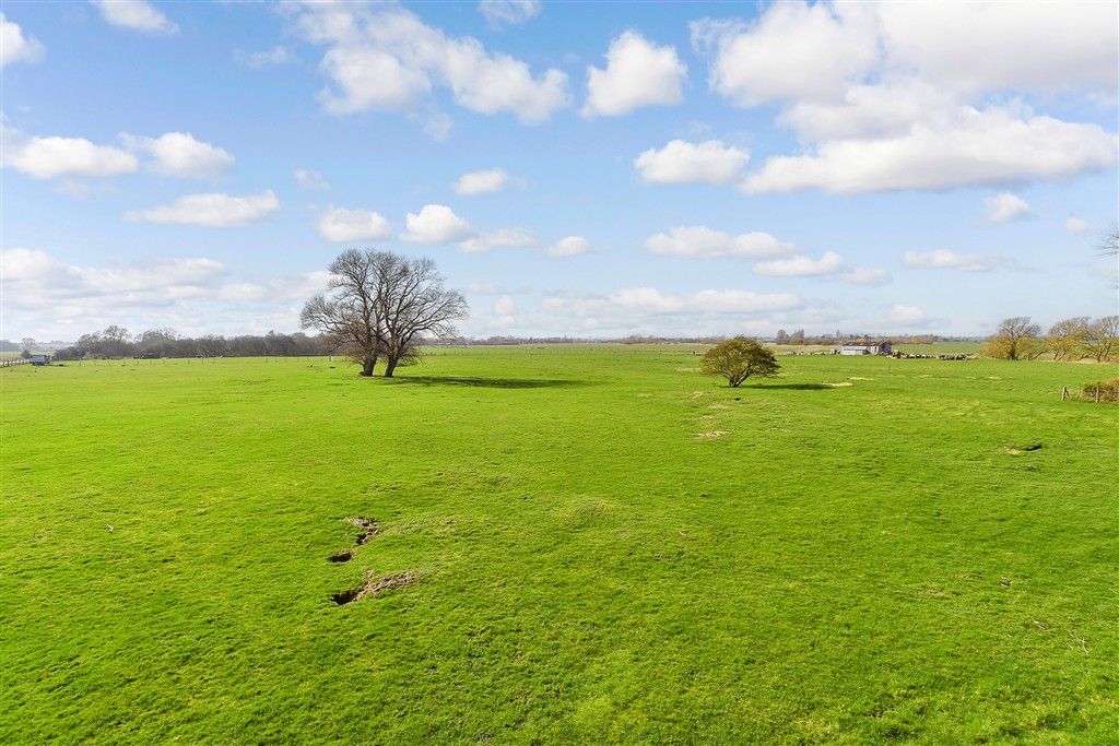 Property photo 2 of 20 Views To Side