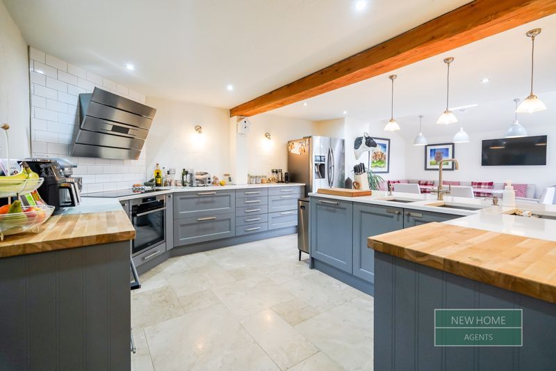 Property photo 2 of 46 Photo 23