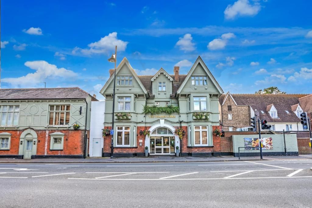 Property photo 2 of 9