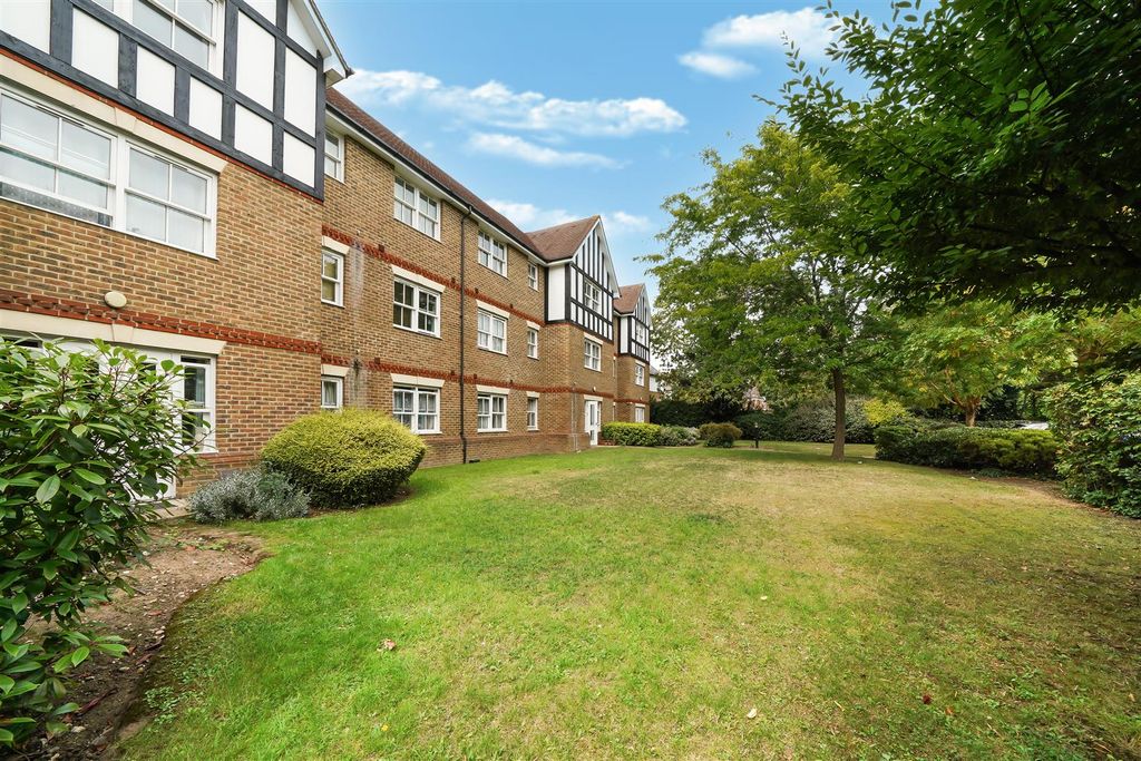 Property photo 2 of 9 16 Priory House Court,  - K9Tqeg6Mren2Wcs7Br82.Jpg