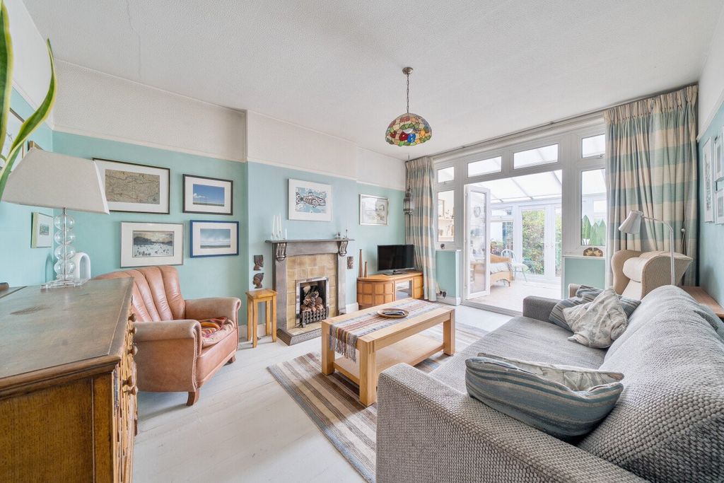 Property photo 2 of 25 Picture No. 04