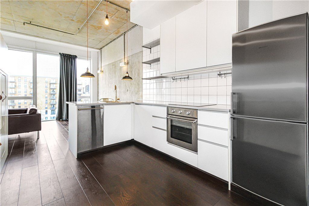 Property photo 2 of 6 Kitchen