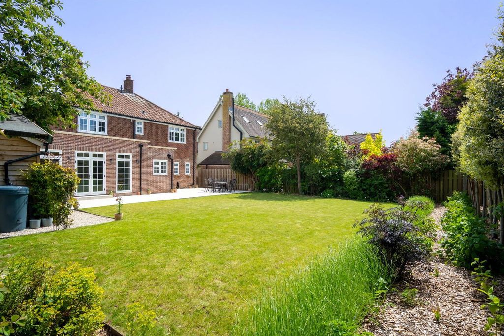 Property photo 3 of 32