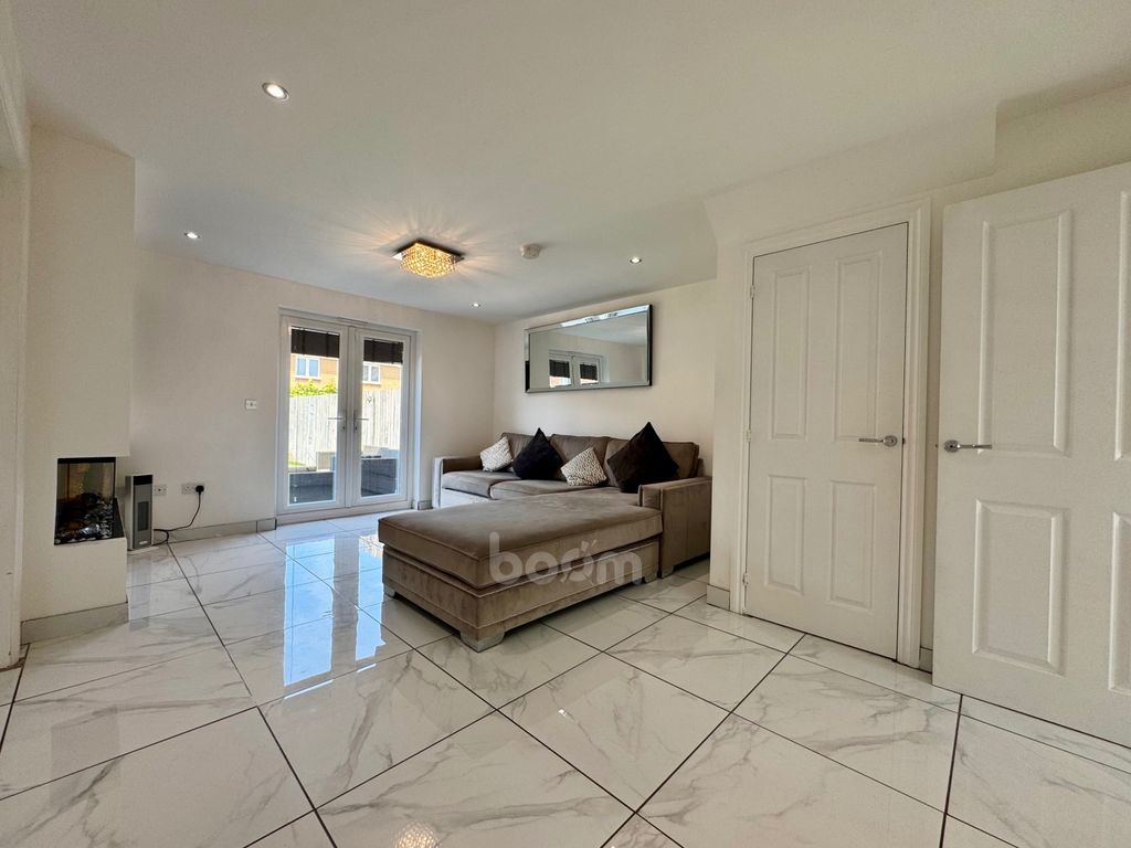 Property photo 2 of 26 Img_1313