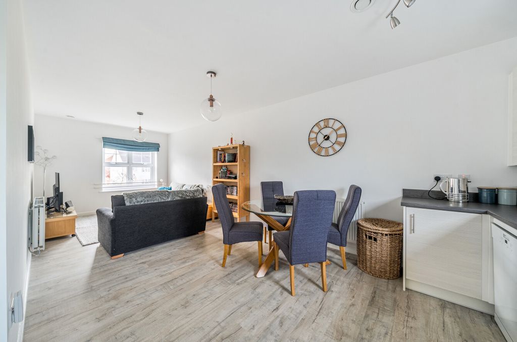 Property photo 2 of 9 1383346-11-69330A...