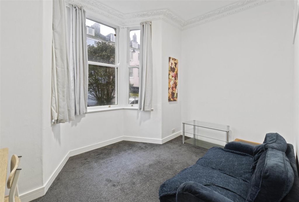 Property photo 3 of 5 Living Room